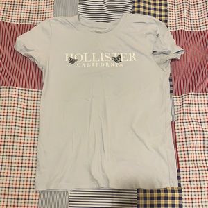 Hollister tee